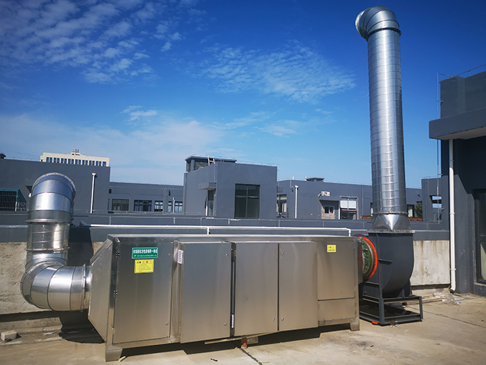 UV光解活（huó）性炭一（yī）體化廢氣淨化（huà）除（chú）臭設（shè）備